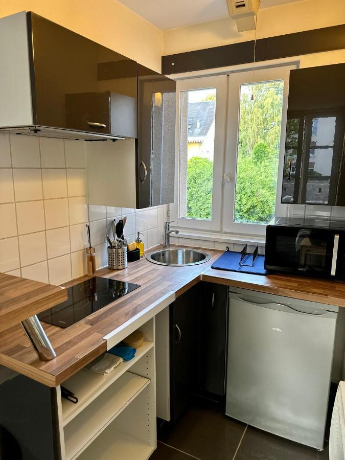 Appartement Bords De L'Eure Charmant Studio Chartres Exterior photo